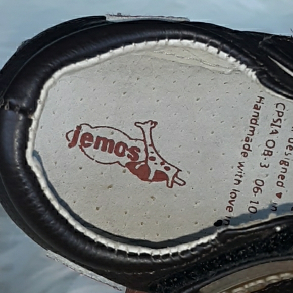 Shoes - Picture 5 of 8